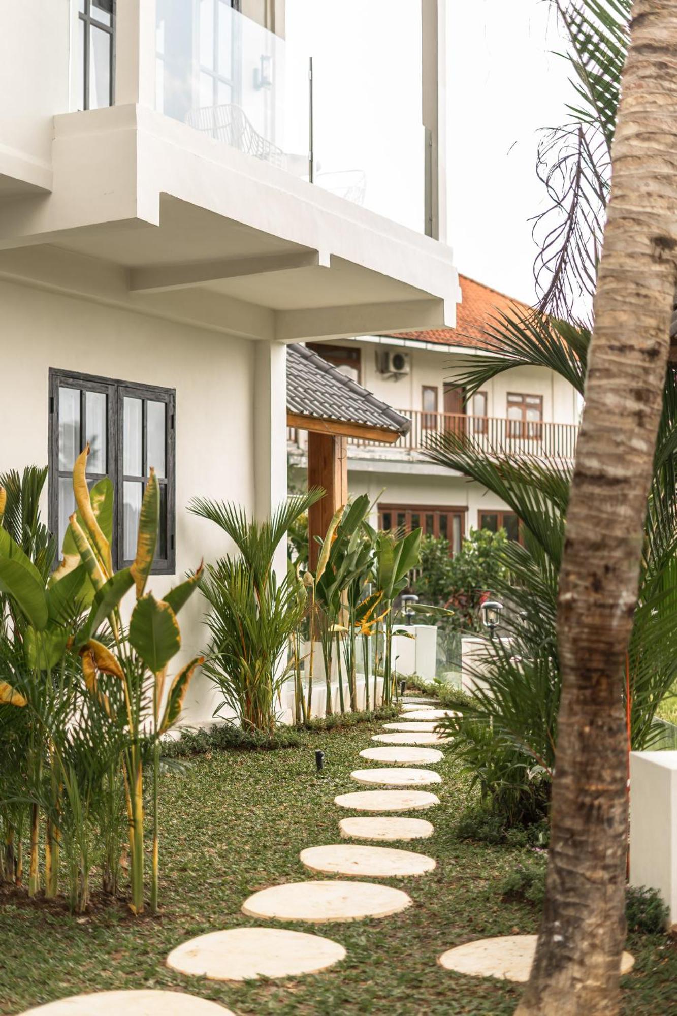 Sarang Apartments By Evdekimi Ubud Екстериор снимка
