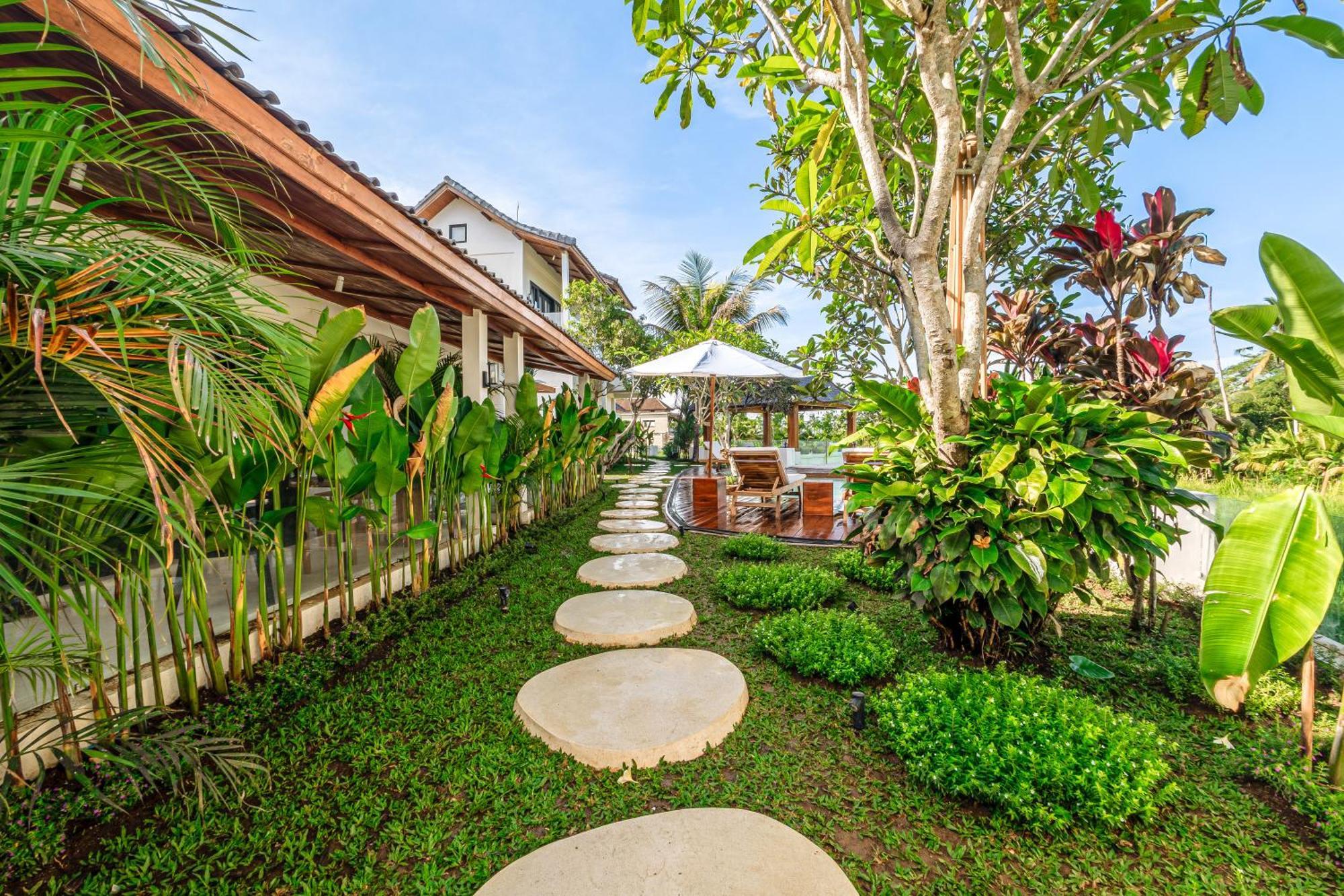 Sarang Apartments By Evdekimi Ubud Екстериор снимка